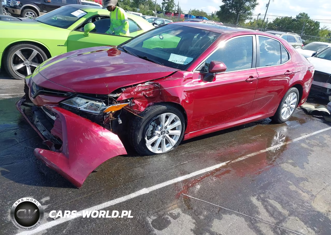 2018 Toyota Camry Le VIN:4T1B11HK7JU526892 - 2