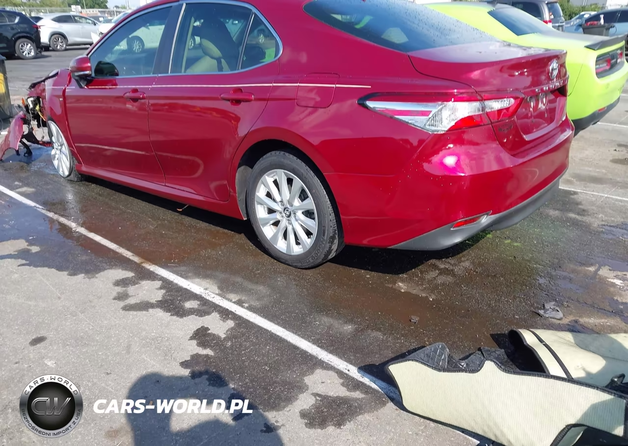 2018 Toyota Camry Le VIN:4T1B11HK7JU526892 - 3