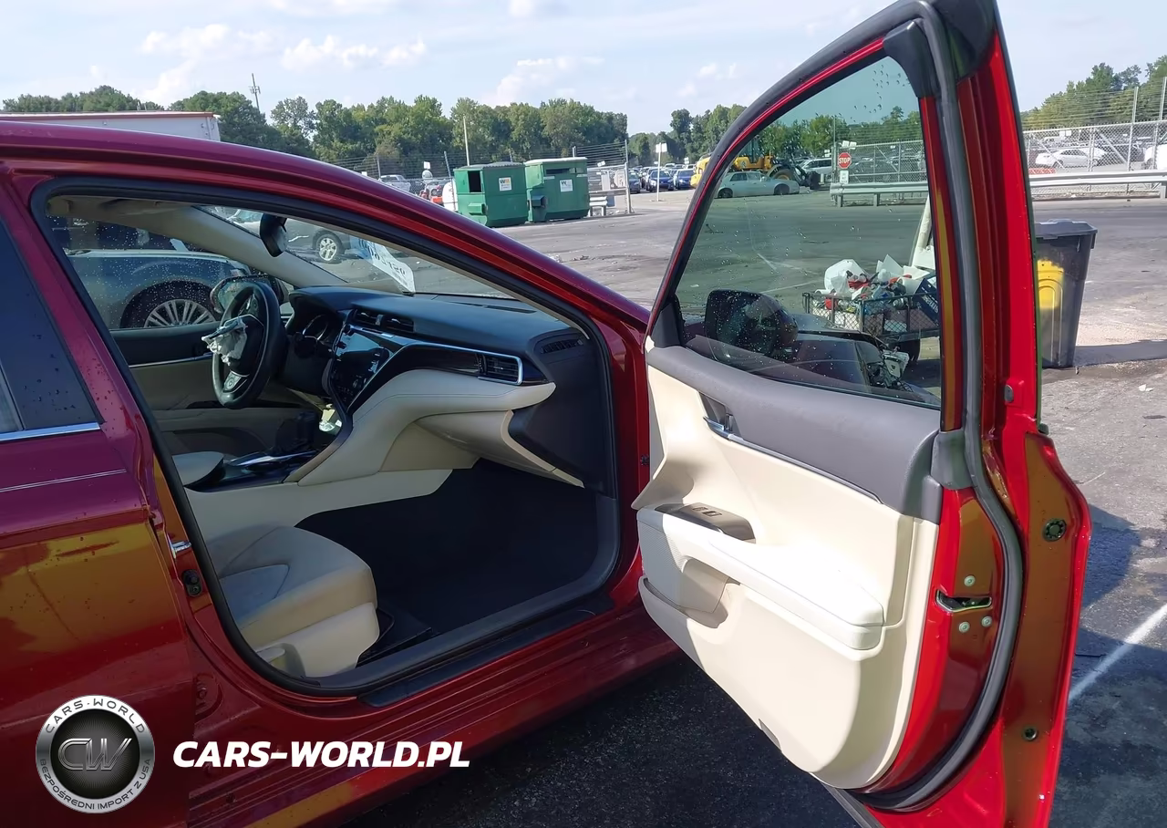 2018 Toyota Camry Le VIN:4T1B11HK7JU526892 - 5