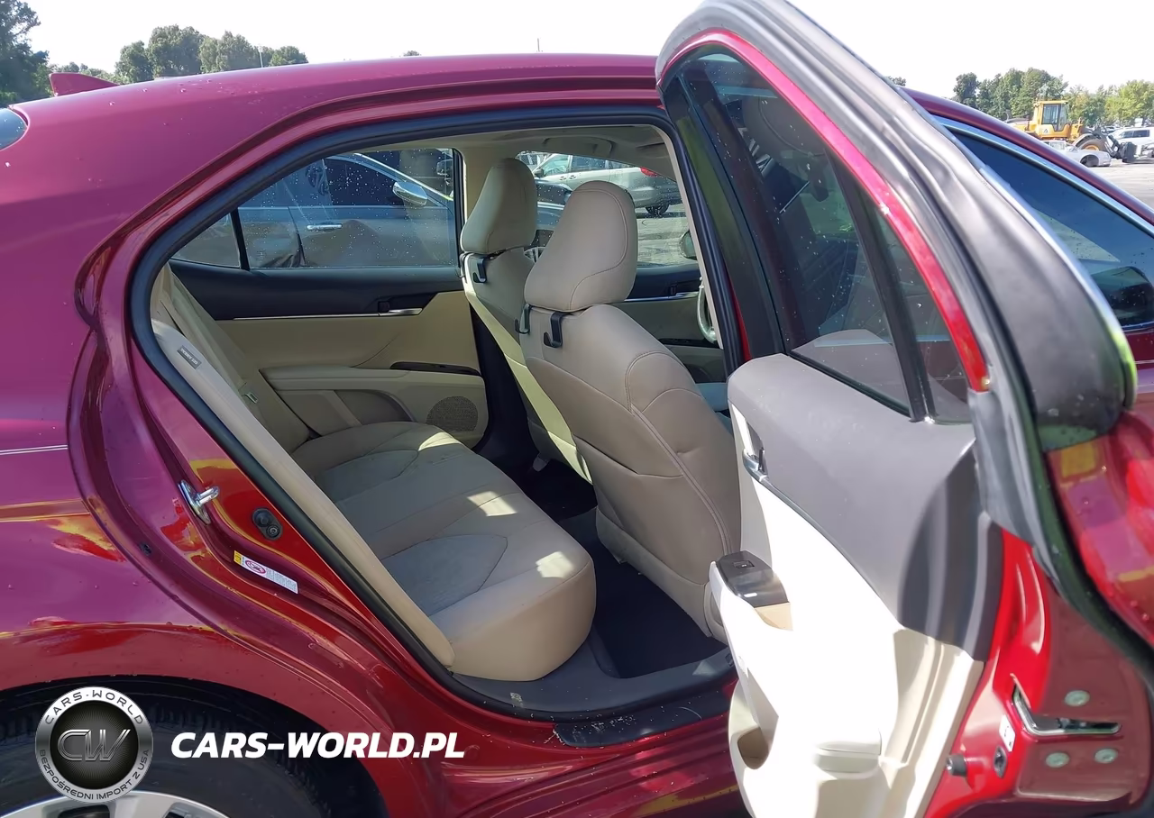 2018 Toyota Camry Le VIN:4T1B11HK7JU526892 - 8