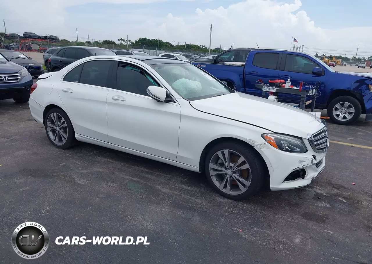 2016 Mercedes-Benz C 300 Luxury