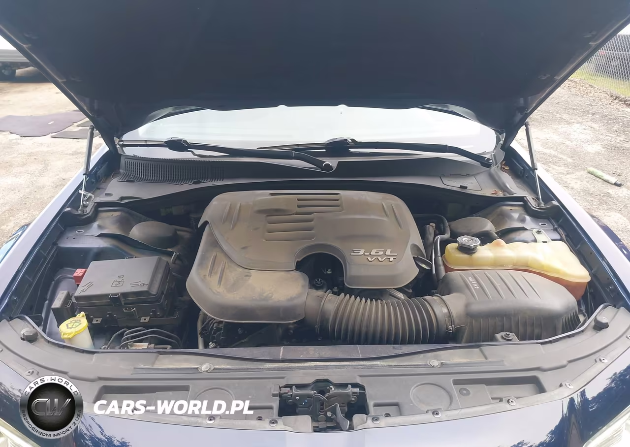 2016 Chrysler 300C VIN:2C3CCAEG9GH207576 - 10