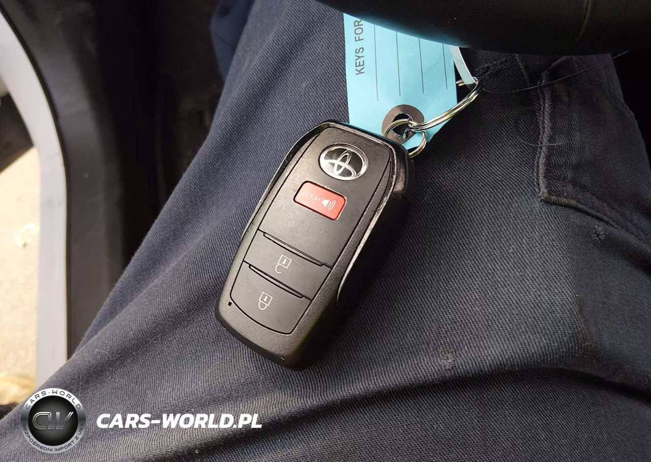 2025 Toyota Prius Plug-In Hybrid Xse VIN:JTDACACU6S3052279 - 11