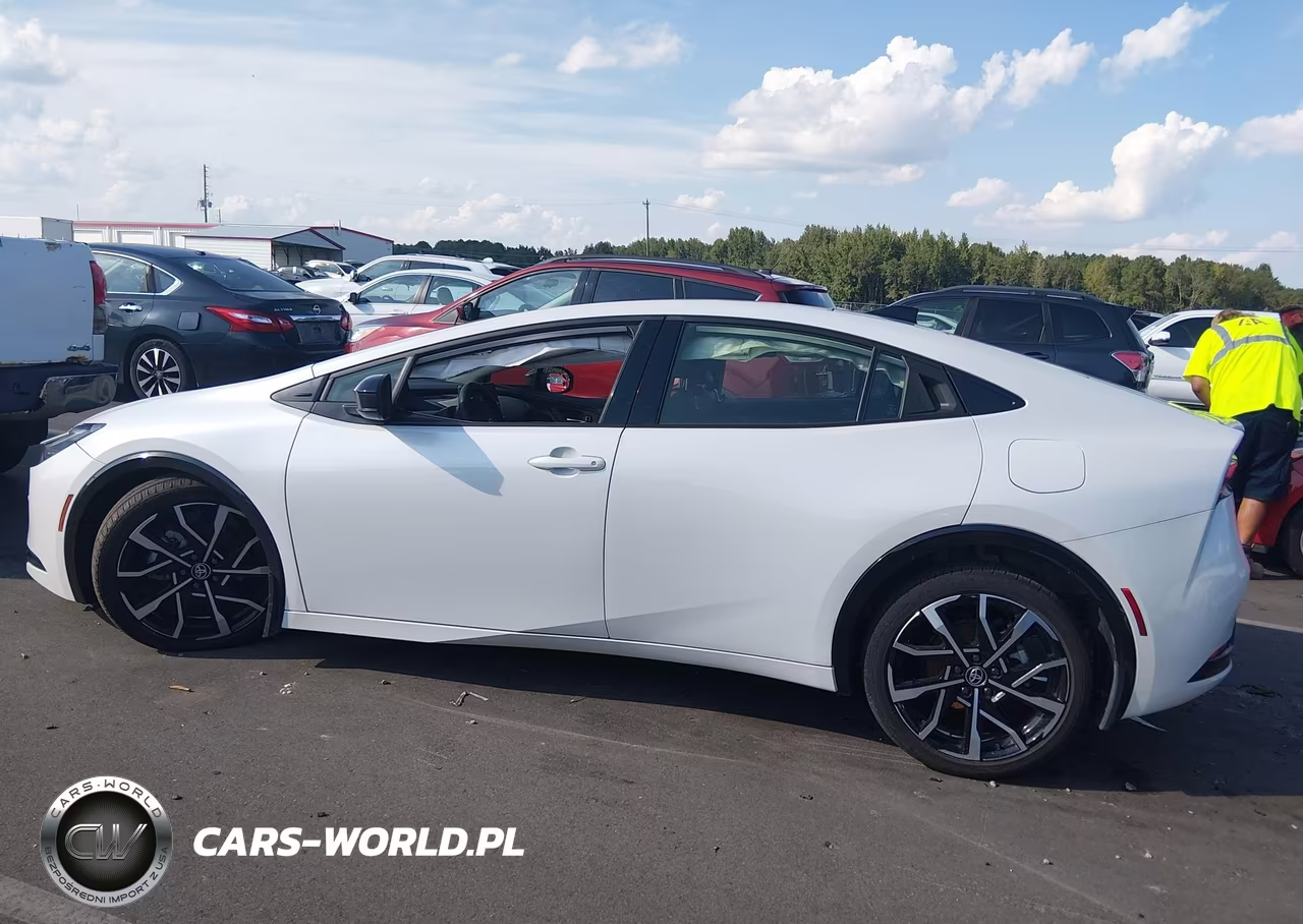 2025 Toyota Prius Plug-In Hybrid Xse VIN:JTDACACU6S3052279 - 14