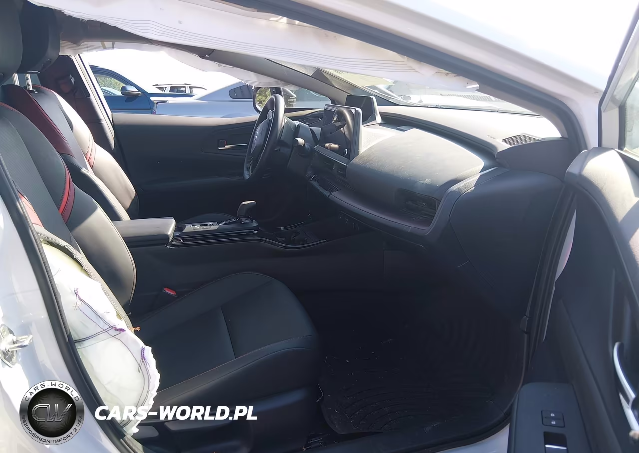 2025 Toyota Prius Plug-In Hybrid Xse VIN:JTDACACU6S3052279 - 5
