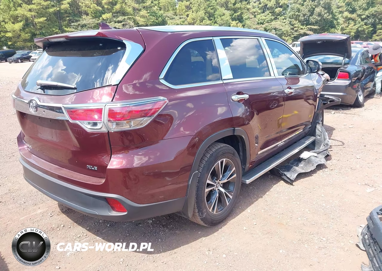 2016 Toyota Highlander Xle V6 VIN:5TDKKRFH2GS166094 - 4