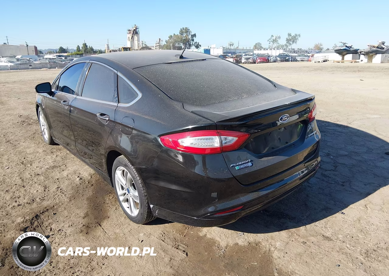 2016 Ford Fusion Energi Titanium VIN:3FA6P0SU1GR157476 - 3