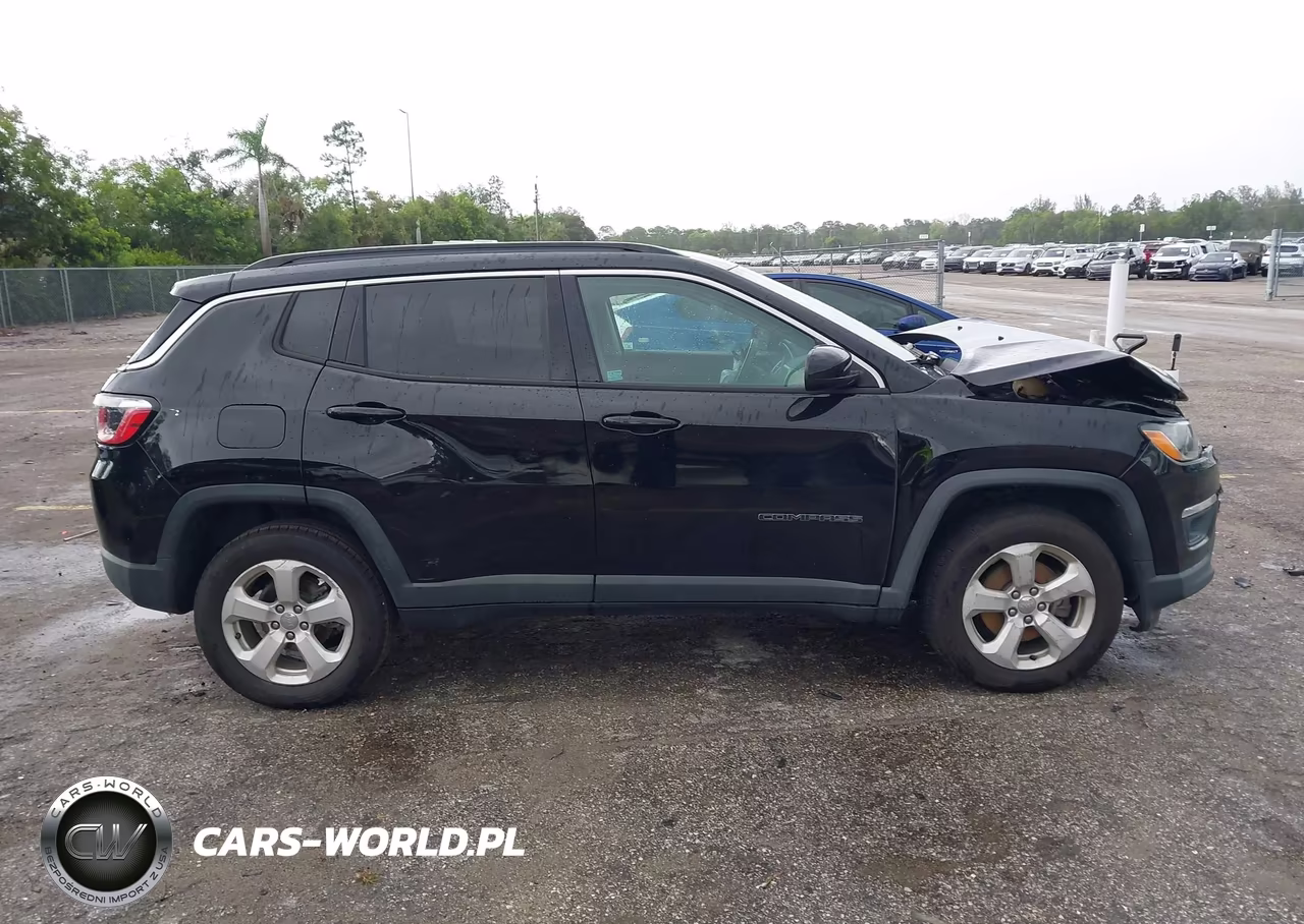 2018 Jeep Compass Latitude 4X4 VIN:3C4NJDBB1JT364845 - 13