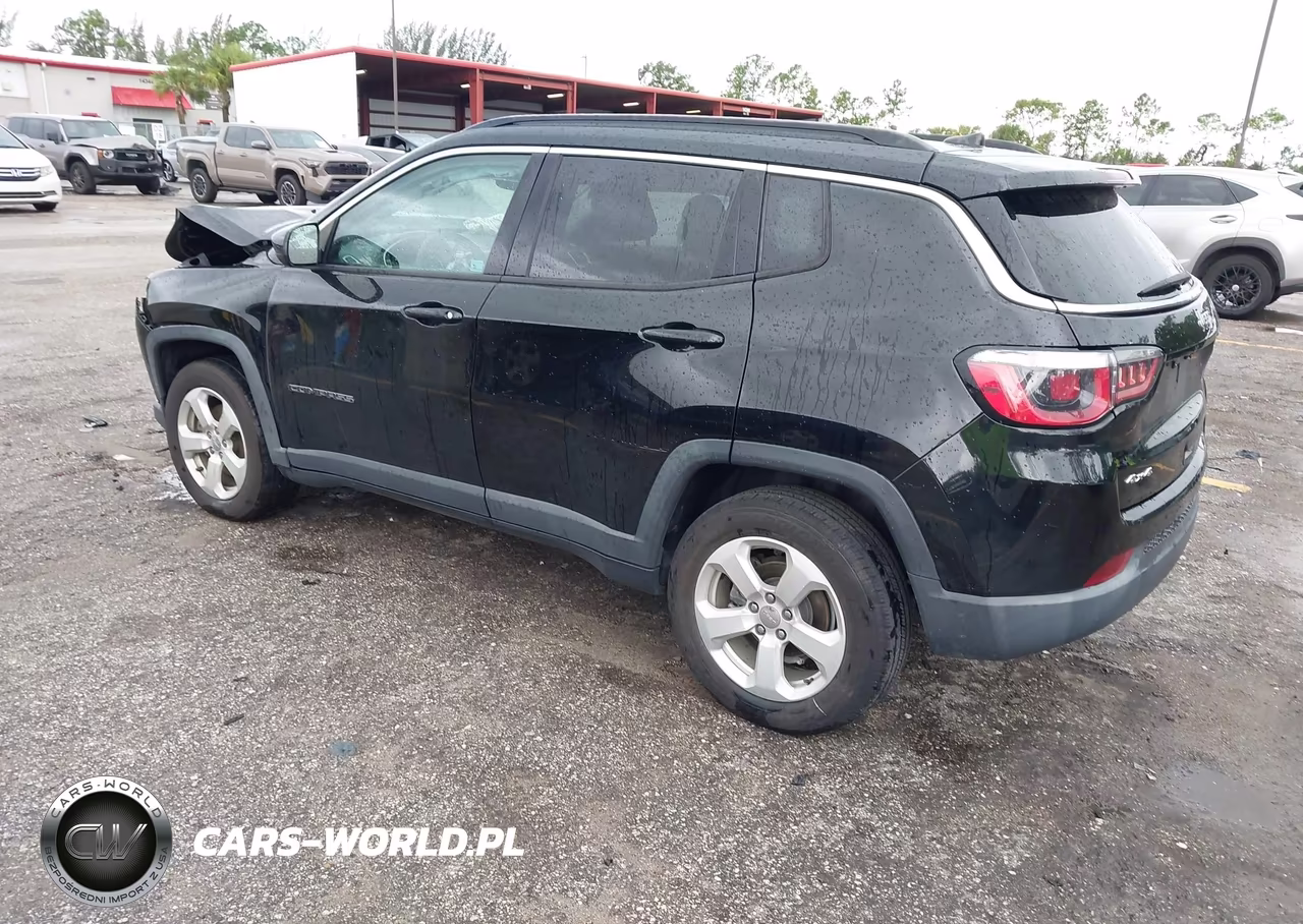 2018 Jeep Compass Latitude 4X4 VIN:3C4NJDBB1JT364845 - 3