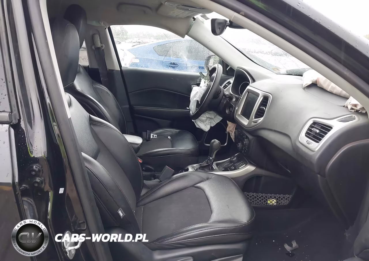 2018 Jeep Compass Latitude 4X4 VIN:3C4NJDBB1JT364845 - 5