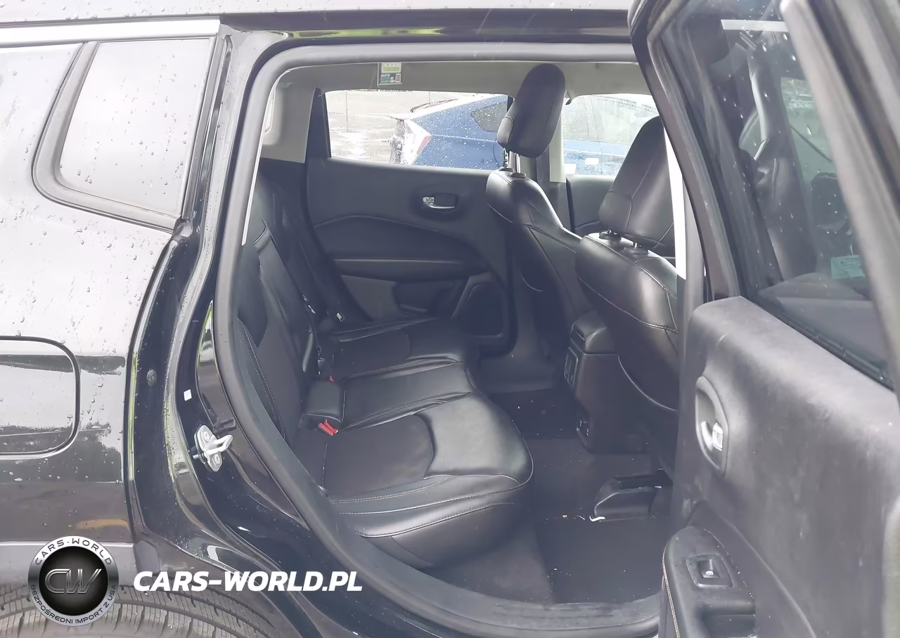2018 Jeep Compass Latitude 4X4 VIN:3C4NJDBB1JT364845 - 8