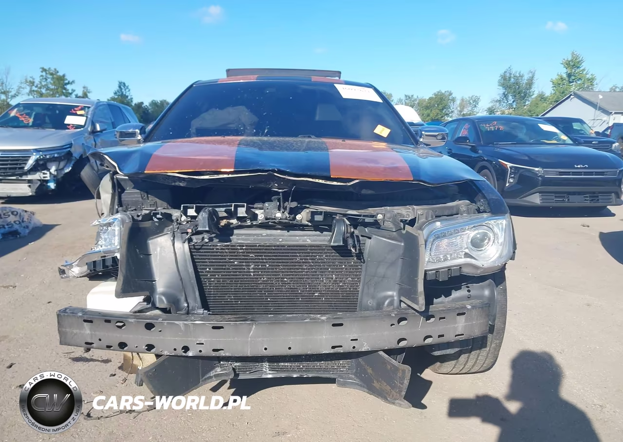 2016 Chrysler 300C VIN:2C3CCAET3GH359348 - 13