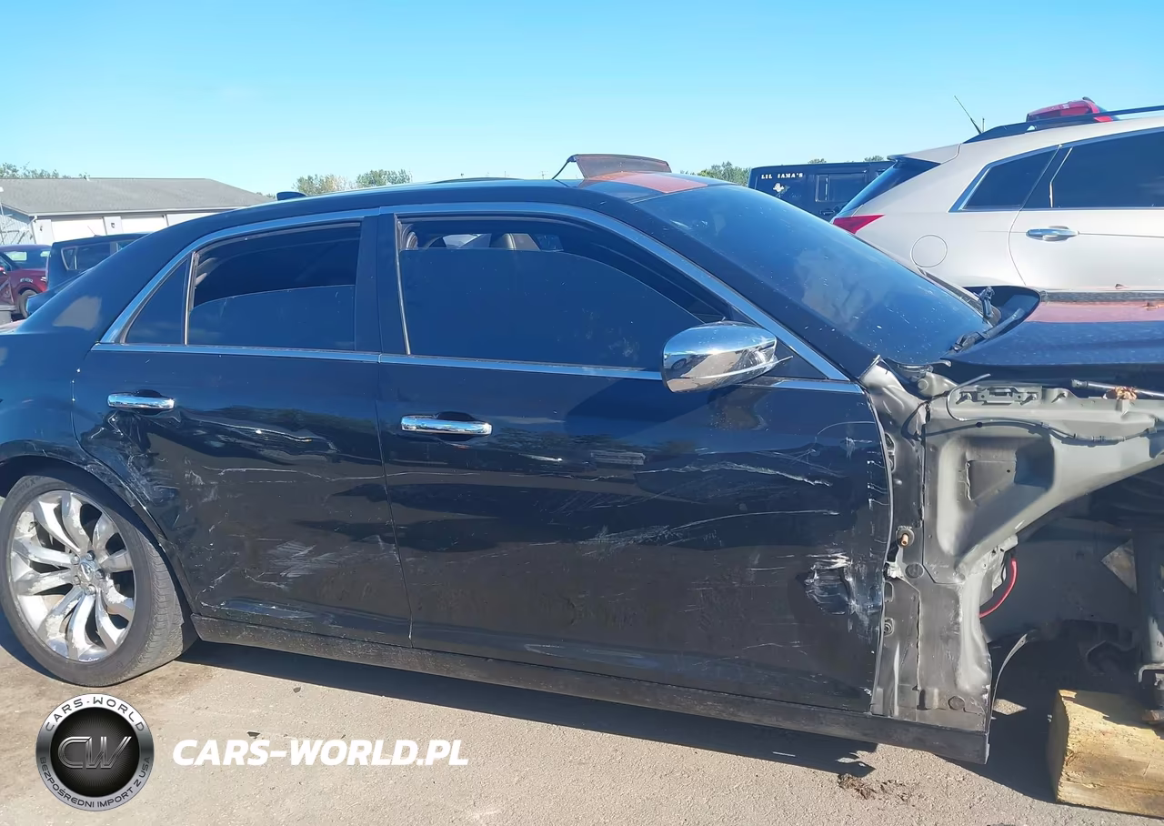 2016 Chrysler 300C VIN:2C3CCAET3GH359348 - 14
