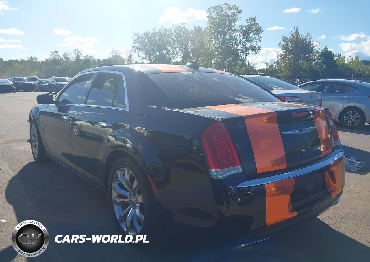 2016 Chrysler 300C VIN:2C3CCAET3GH359348 - 3