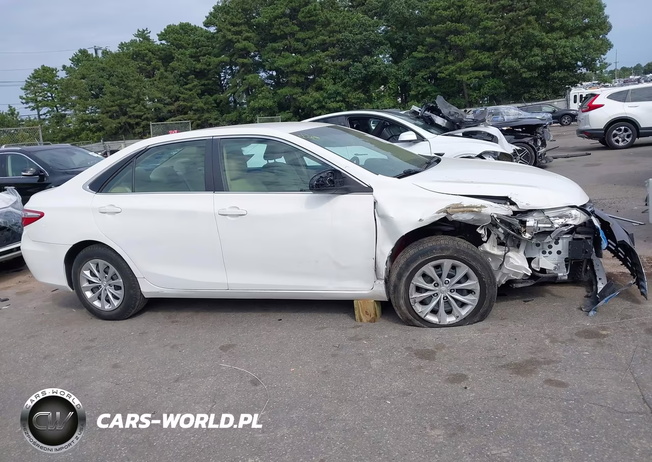 2015 Toyota Camry Le VIN:4T4BF1FK3FR512005 - 13