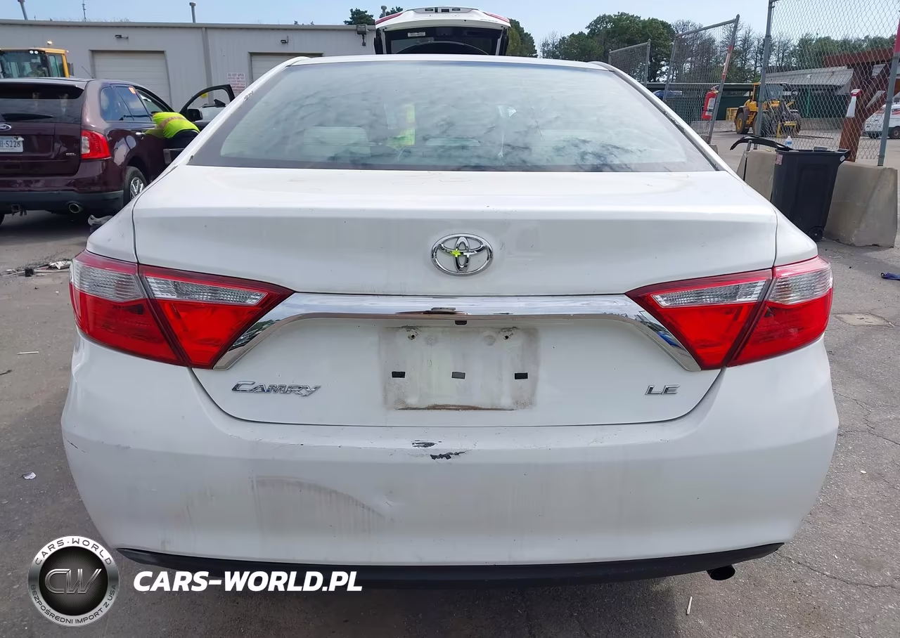 2015 Toyota Camry Le VIN:4T4BF1FK3FR512005 - 16