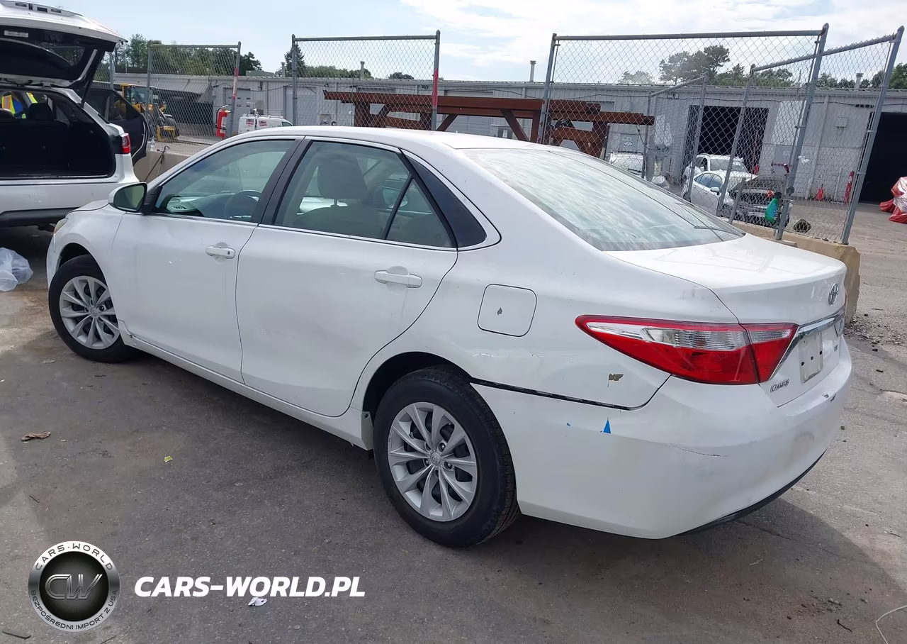 2015 Toyota Camry Le VIN:4T4BF1FK3FR512005 - 3