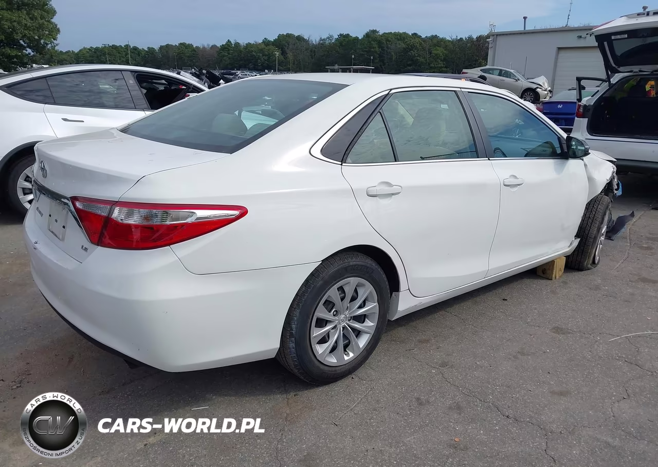 2015 Toyota Camry Le VIN:4T4BF1FK3FR512005 - 4