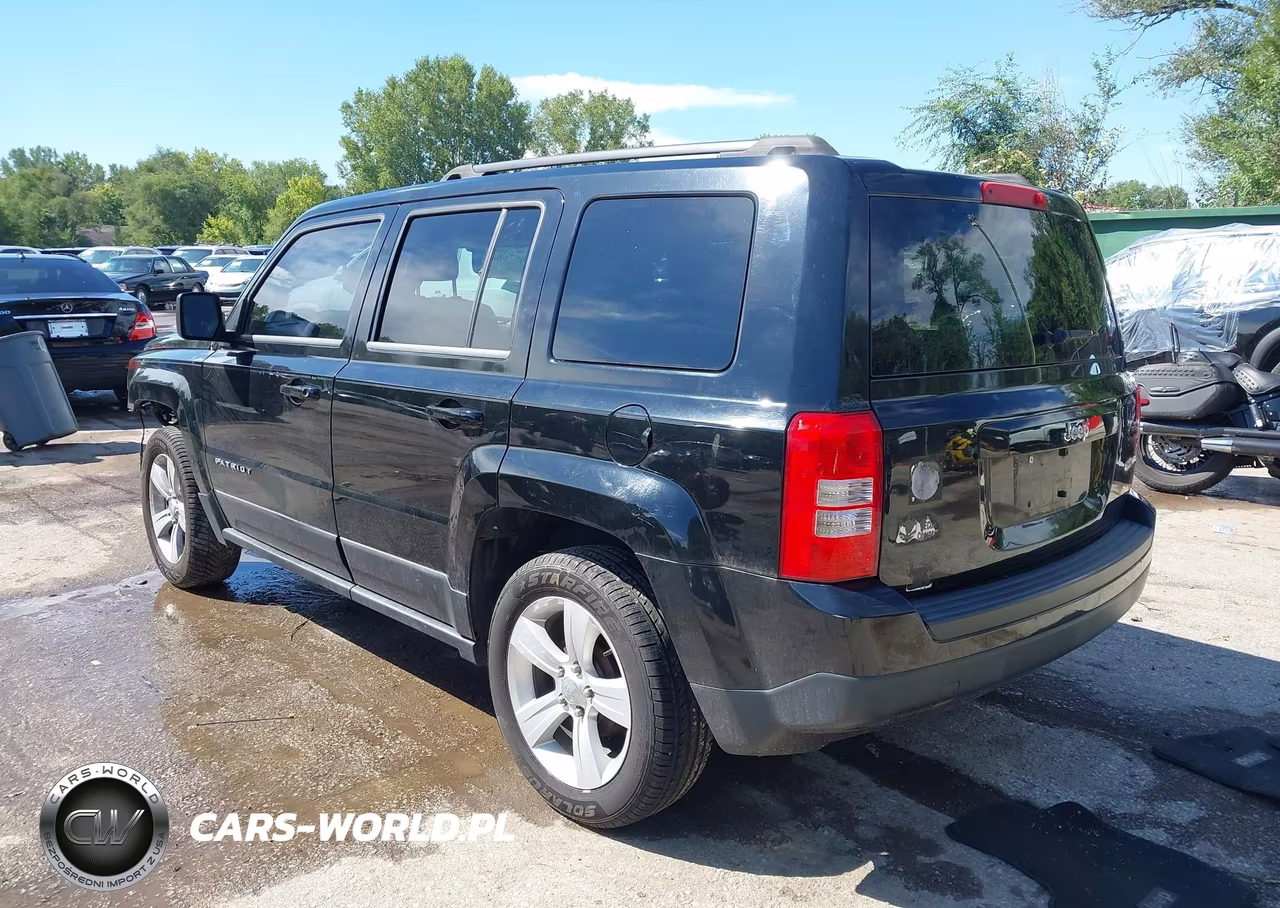 2014 Jeep Patriot Latitude VIN:1C4NJPFB4ED503163 - 3