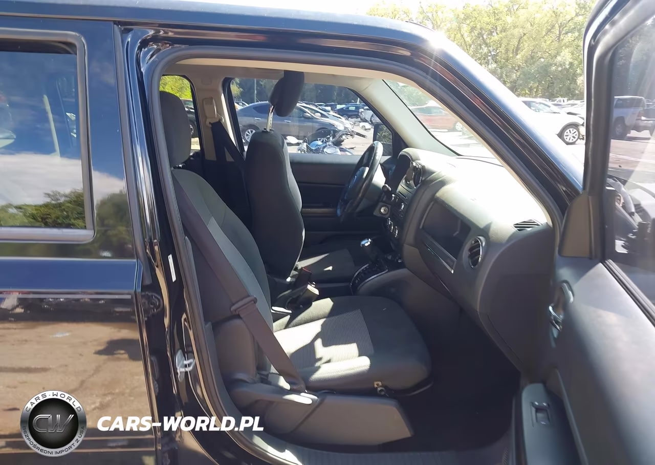 2014 Jeep Patriot Latitude VIN:1C4NJPFB4ED503163 - 5