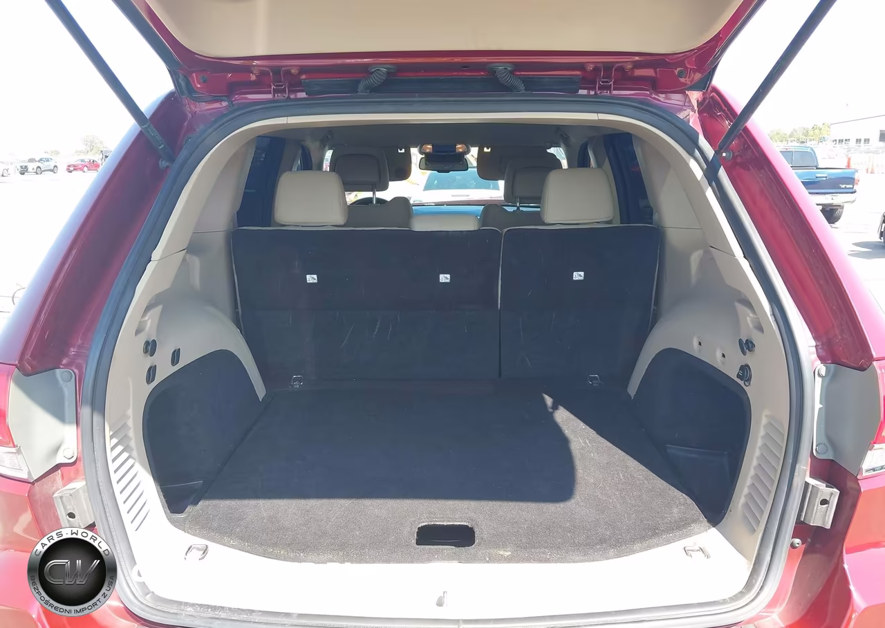 2015 Jeep Grand Cherokee Laredo VIN:1C4RJFAG3FC871176 - 17