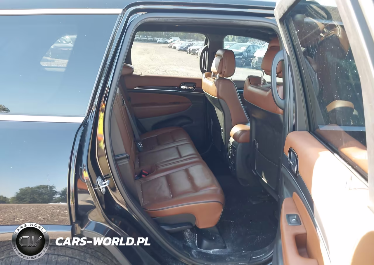 2020 Jeep Grand Cherokee Overland 4X4 VIN:1C4RJFCGXLC236433 - 8
