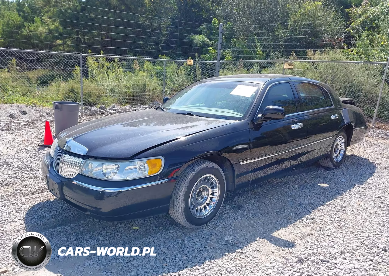 2002 Lincoln Town Car Cartier VIN:1LNHM83W12Y667908 - 2
