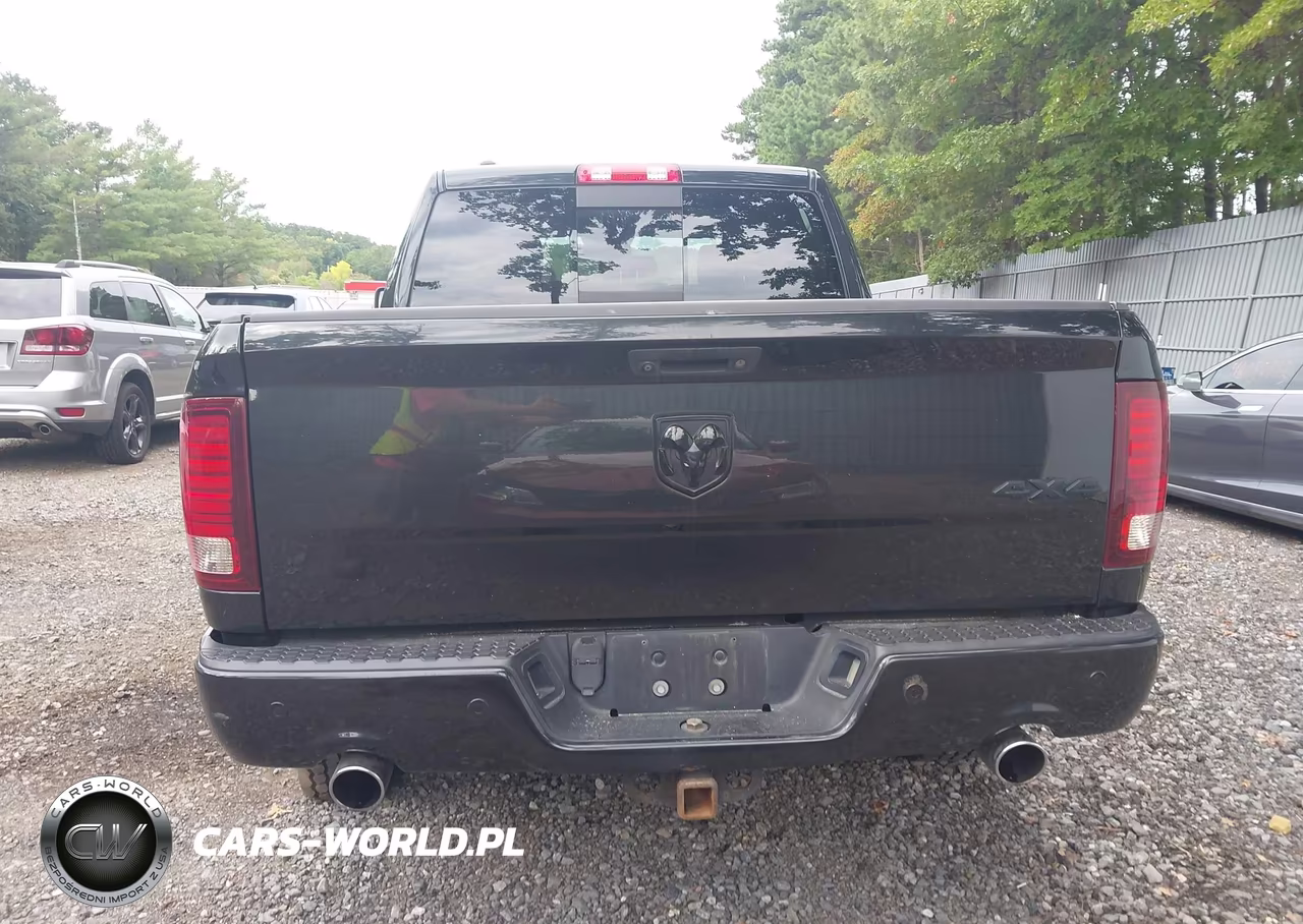 2017 Ram 1500 Sport VIN:1C6RR7MT8HS725640 - 16