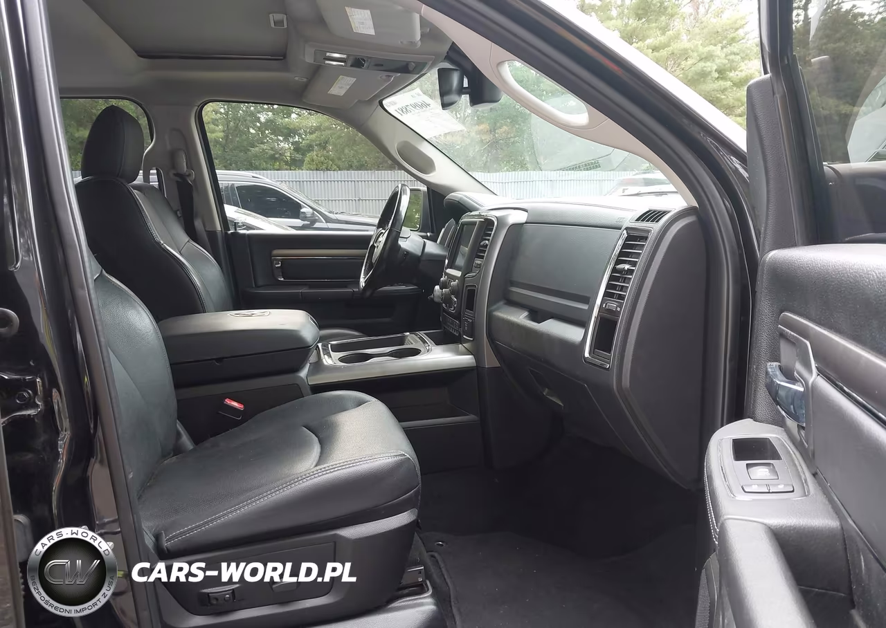 2017 Ram 1500 Sport VIN:1C6RR7MT8HS725640 - 5