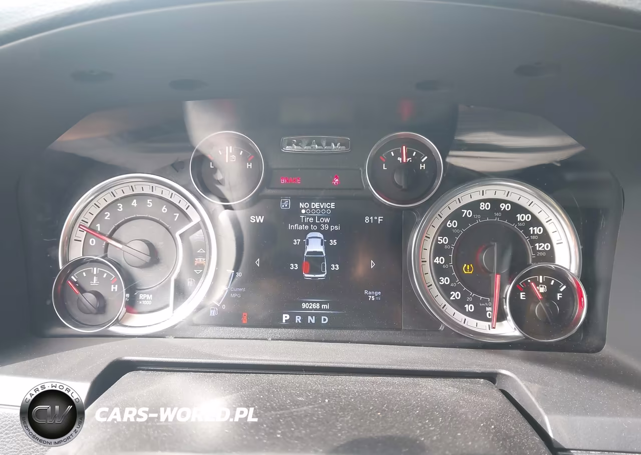 2017 Ram 1500 Sport VIN:1C6RR7MT8HS725640 - 7