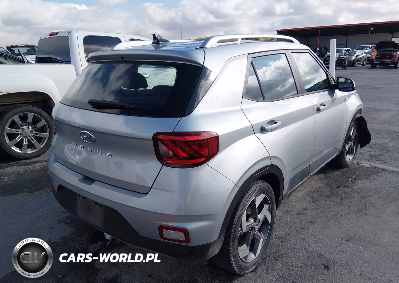 2022 Hyundai Venue Sel VIN:KMHRC8A36NU140474 - 4