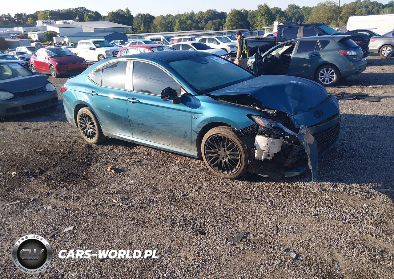 2025 Toyota Camry Le – zdjęcie 1 z 16