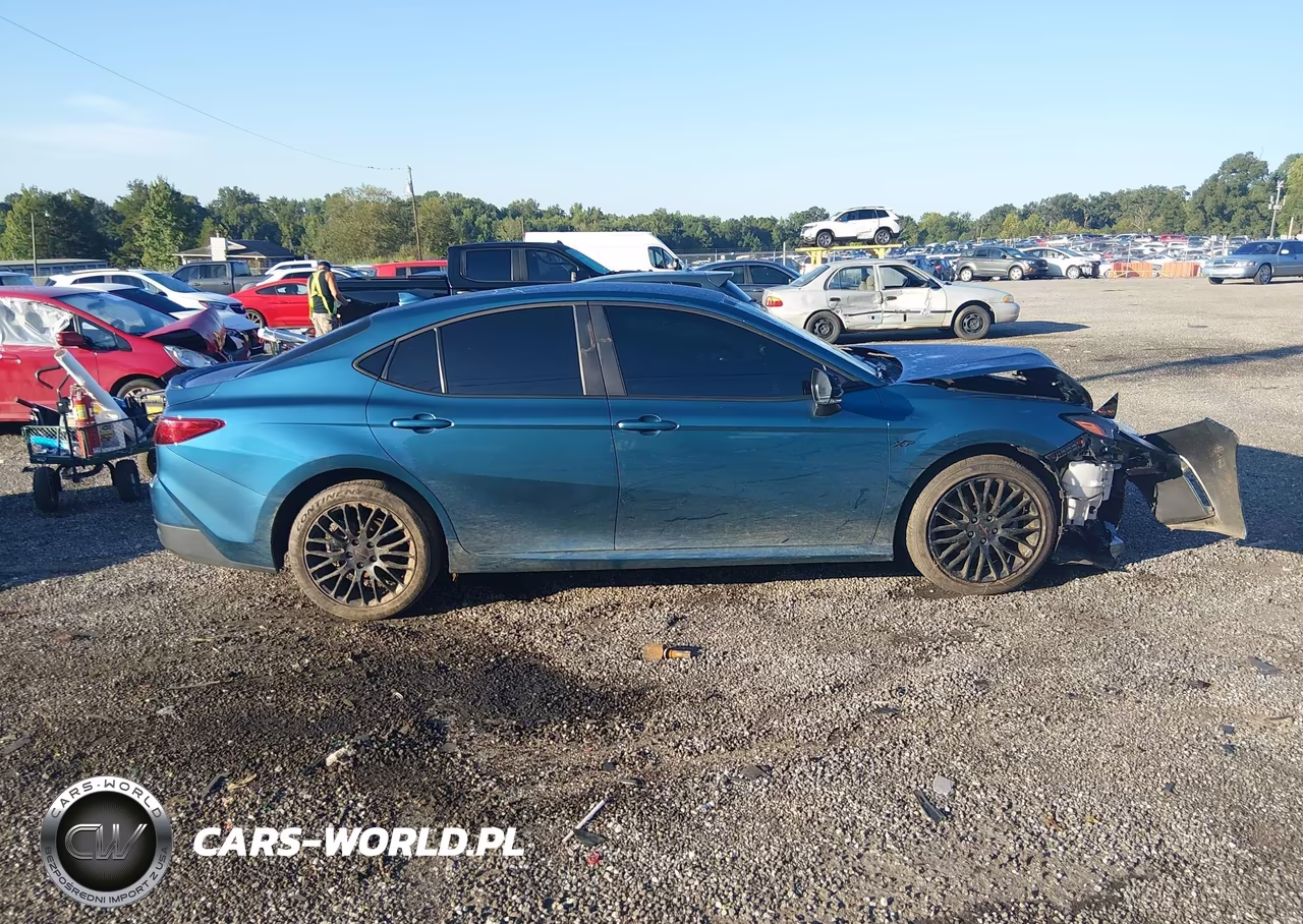 2025 Toyota Camry Le VIN:4T1DAACK0SU595117 - 13