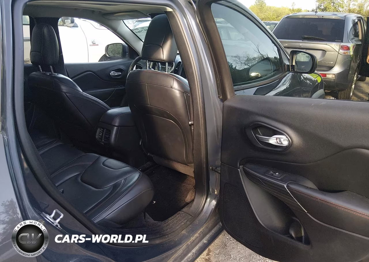 2016 Jeep Cherokee Trailhawk VIN:1C4PJMBS2GW316802 - 8
