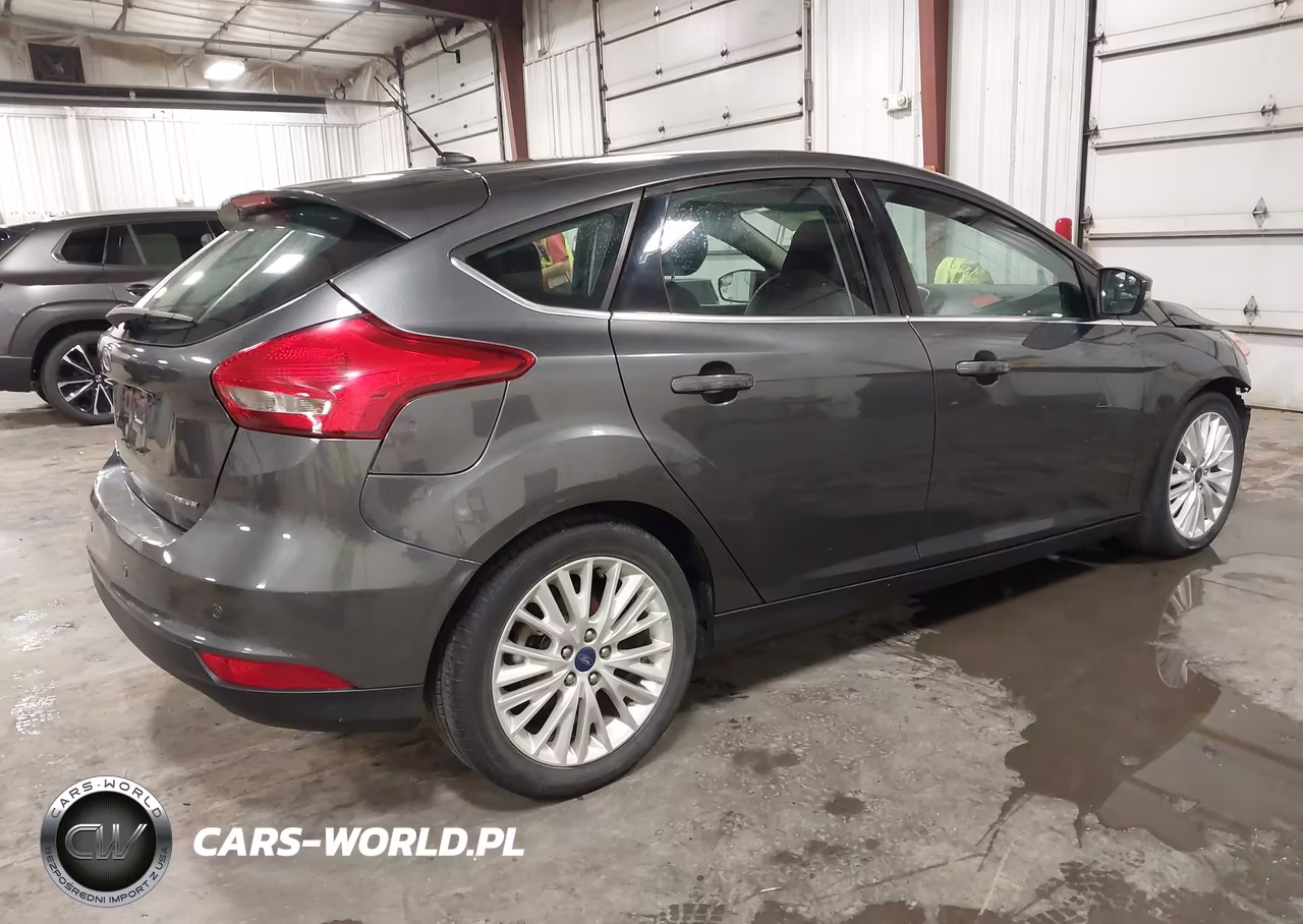 2017 Ford Focus Titanium VIN:1FADP3N2XHL309791 - 4