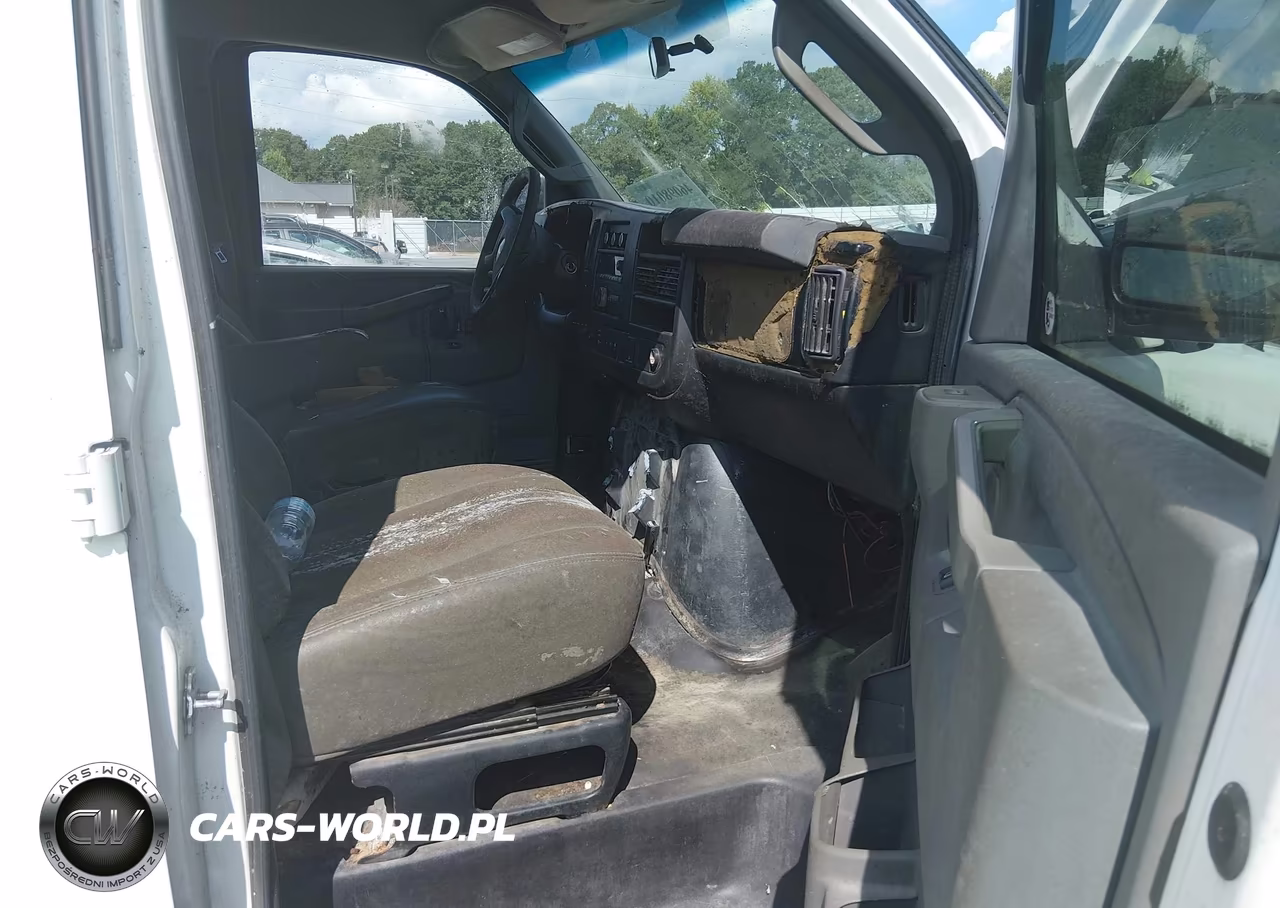 2016 Chevrolet Express 2500 Work Van VIN:1GCWGAFF8G1132130 - 5