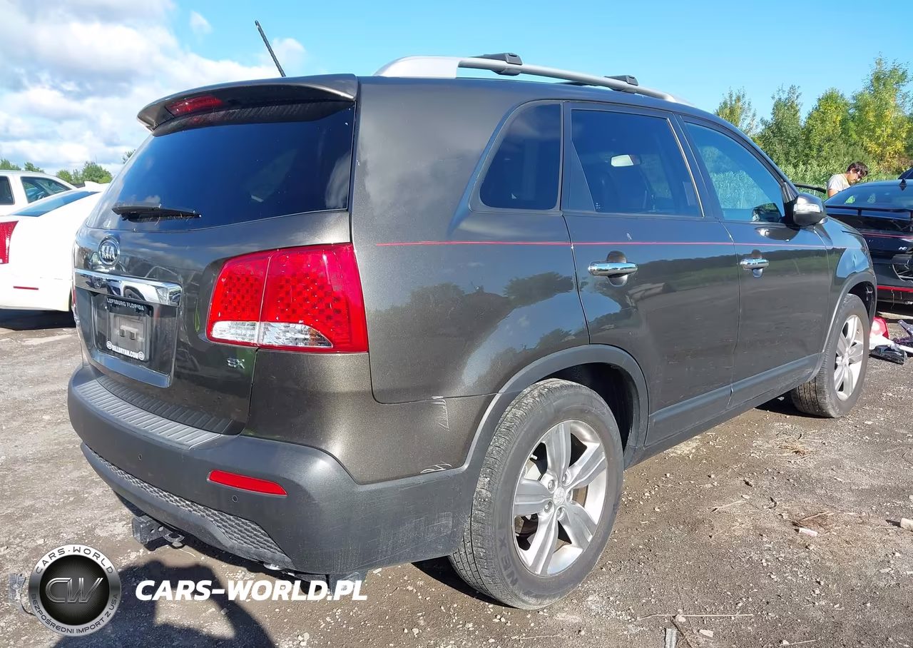 2013 Kia Sorento Ex VIN:5XYKU3A66DG329383 - 4