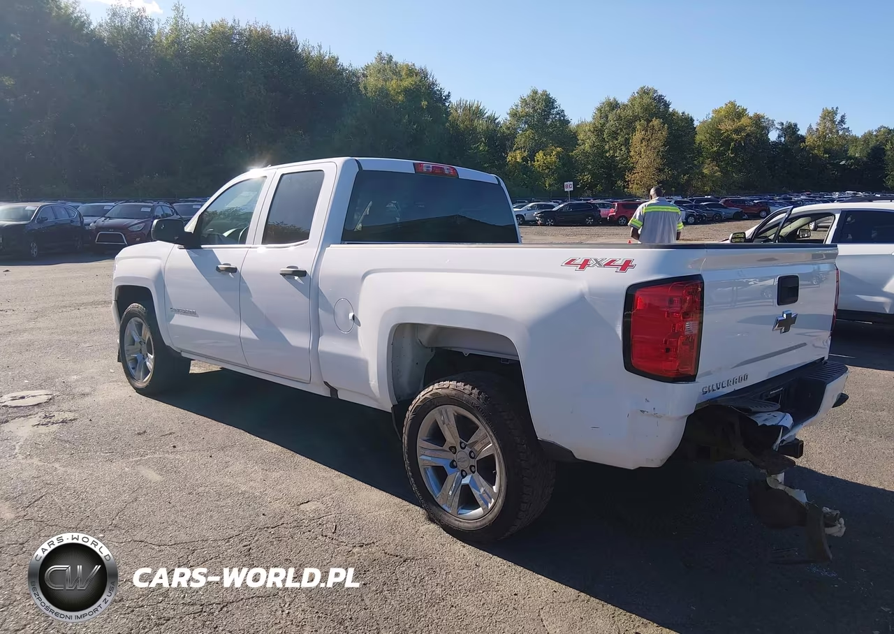 2017 Chevrolet Silverado 1500 Custom VIN:1GCVKPEC4HZ226738 - 3