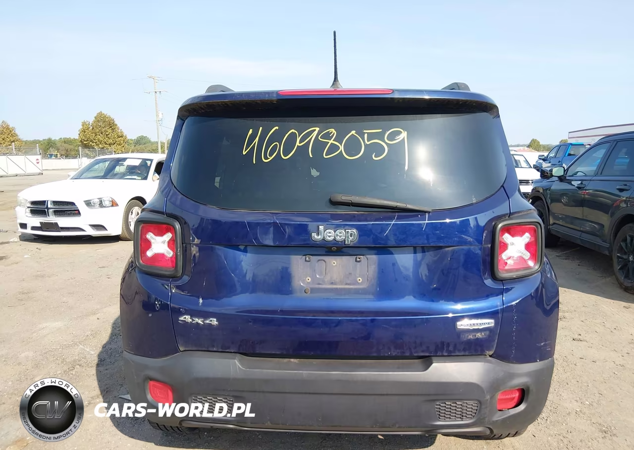 2017 Jeep Renegade Latitude 4X4 VIN:ZACCJBBB8HPF02412 - 17