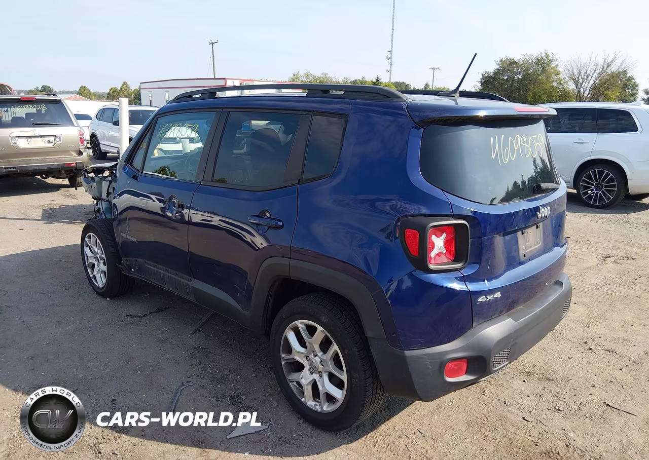 2017 Jeep Renegade Latitude 4X4 VIN:ZACCJBBB8HPF02412 - 3