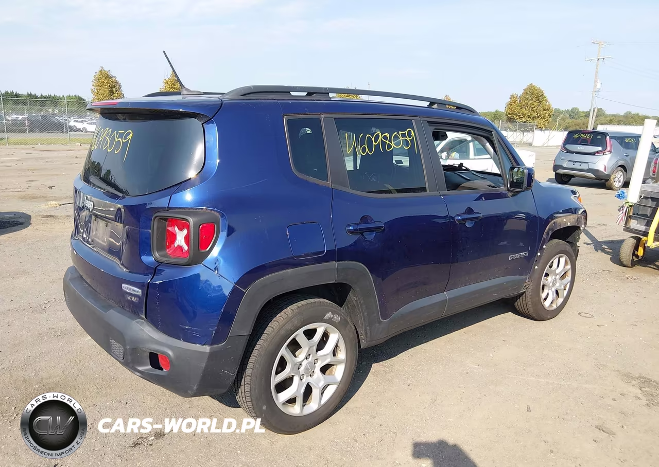 2017 Jeep Renegade Latitude 4X4 VIN:ZACCJBBB8HPF02412 - 4