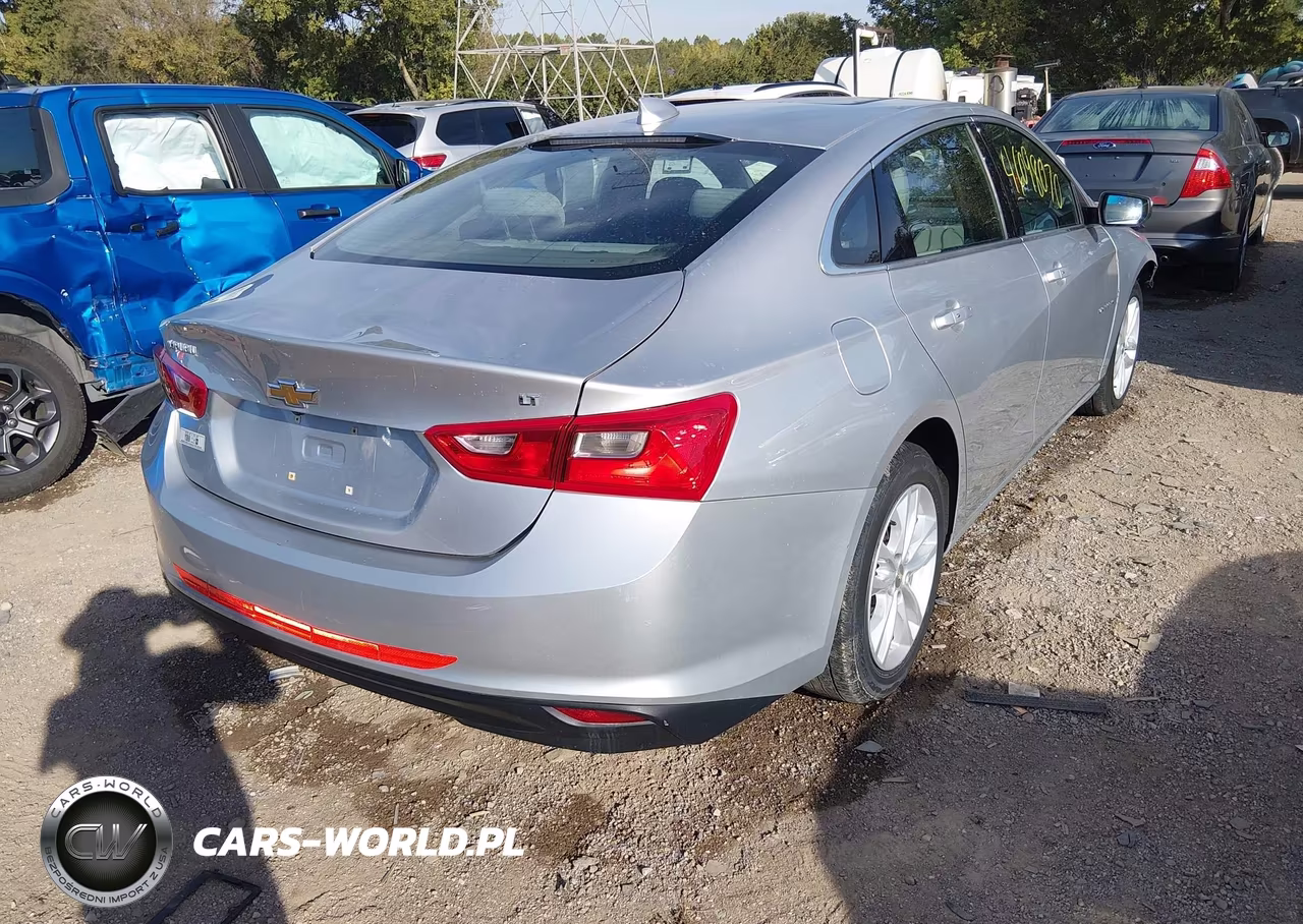 2018 Chevrolet Malibu Lt VIN:1G1ZD5ST1JF223655 - 4