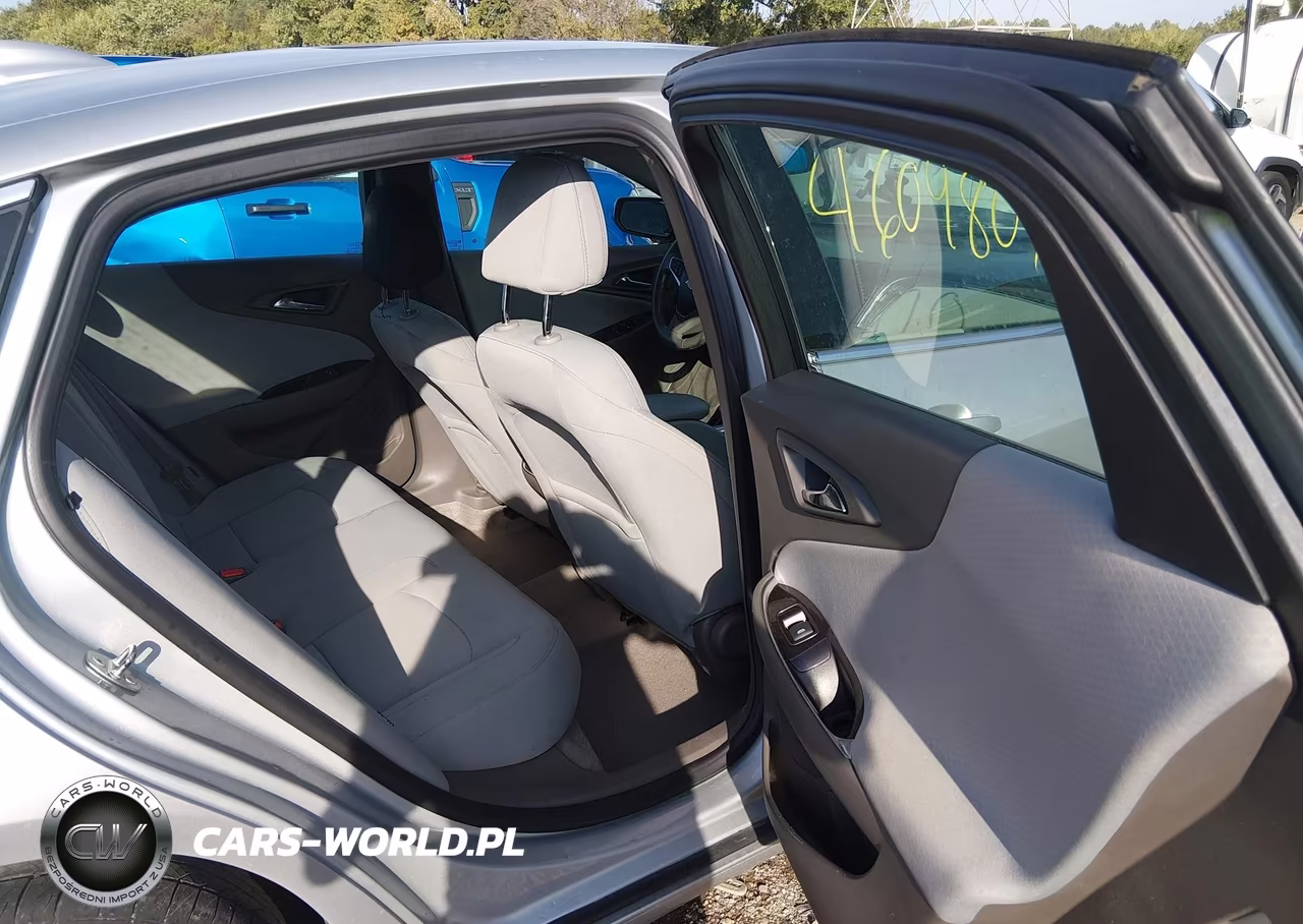 2018 Chevrolet Malibu Lt VIN:1G1ZD5ST1JF223655 - 8