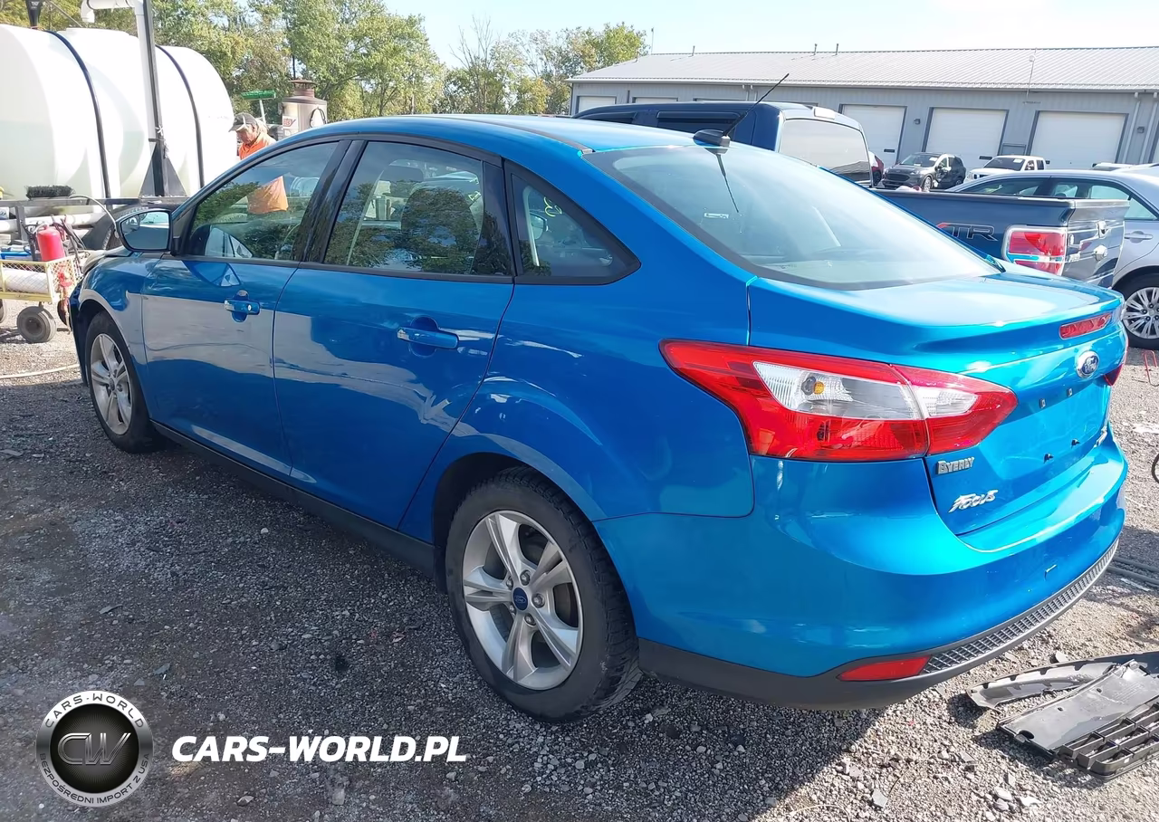 2014 Ford Focus Se VIN:1FADP3F23EL347390 - 3