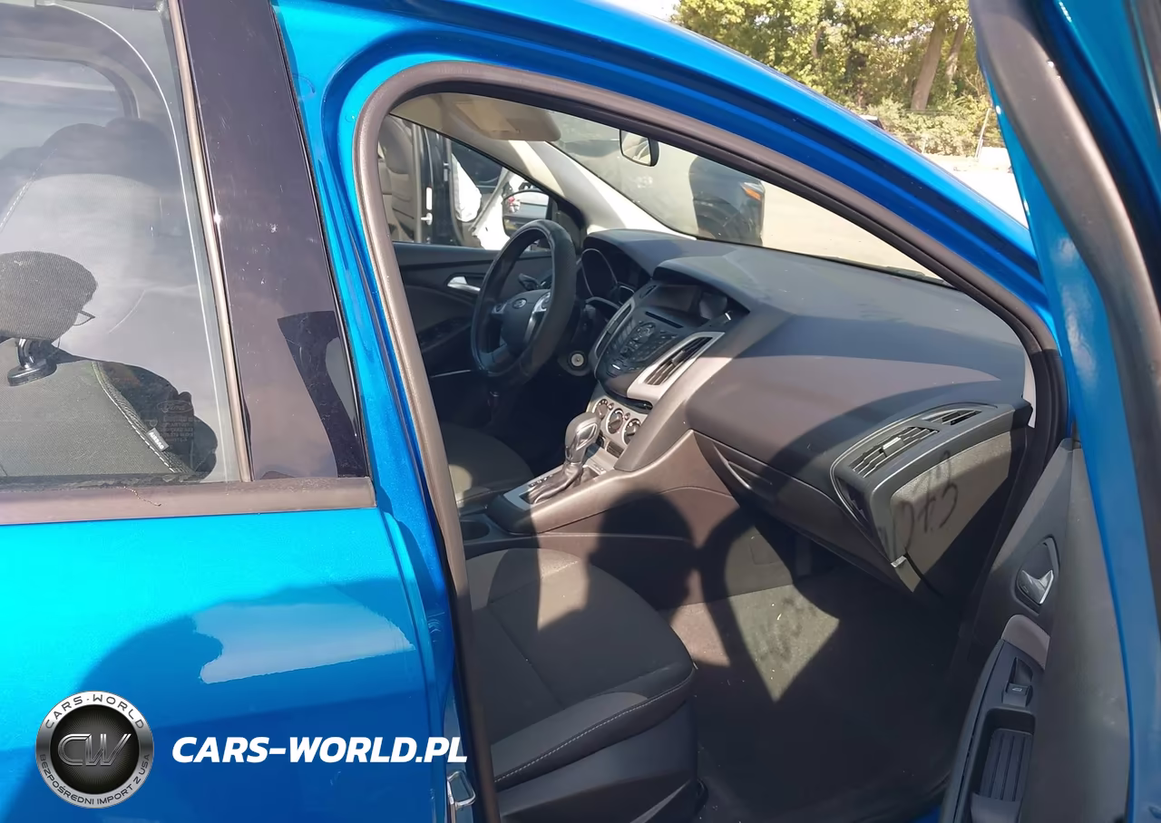 2014 Ford Focus Se VIN:1FADP3F23EL347390 - 5