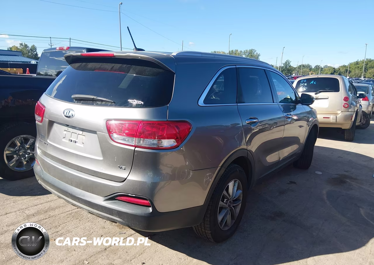 2016 Kia Sorento 3.3L Lx VIN:5XYPGDA56GG135306 - 4