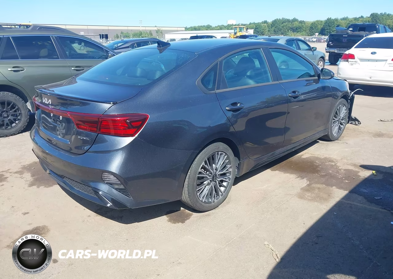 2024 Kia Forte Gt-Line VIN:3KPF54AD4RE803869 - 4