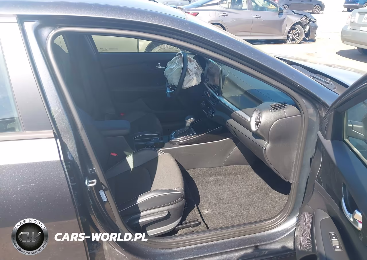 2024 Kia Forte Gt-Line VIN:3KPF54AD4RE803869 - 5