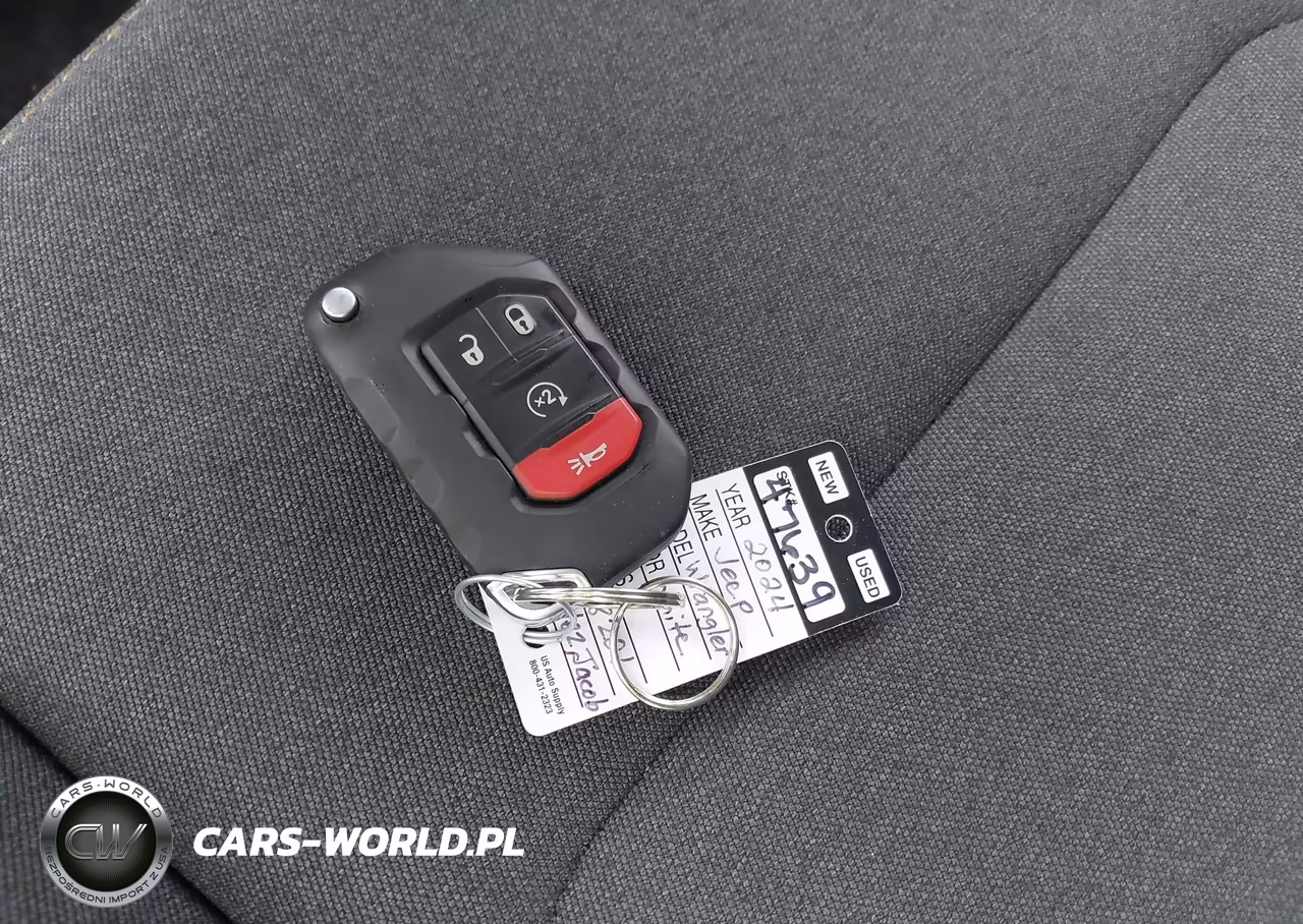 2024 Jeep Wrangler 4-Door Sahara 4X4 VIN:1C4PJXEG8RW308201 - 11