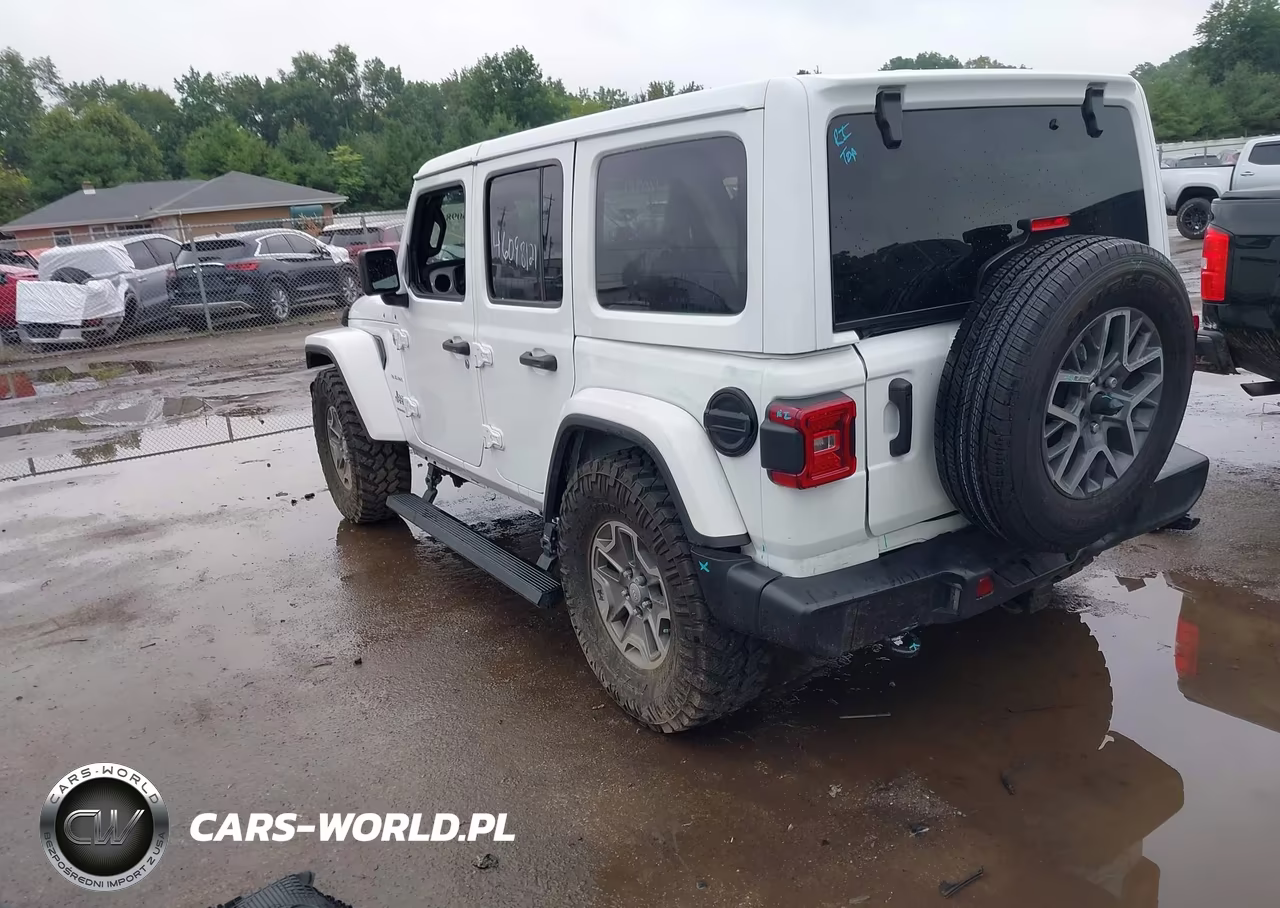 2024 Jeep Wrangler 4-Door Sahara 4X4 VIN:1C4PJXEG8RW308201 - 3